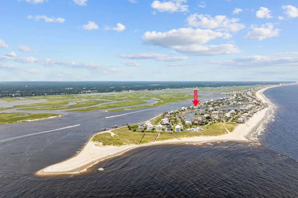 Pop-a-Cork: Waterfront Retreat in Gated Community #228