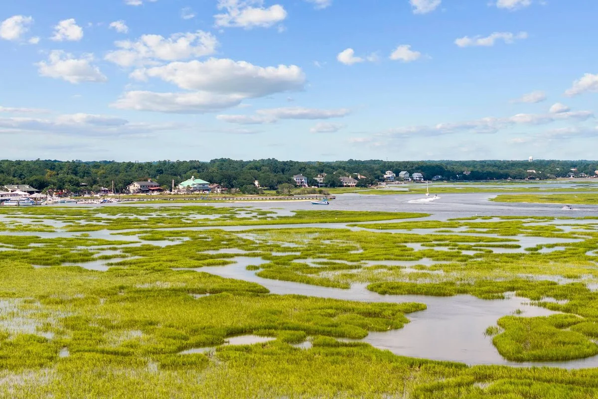 Pop-a-Cork: Waterfront Retreat in Gated Community #186