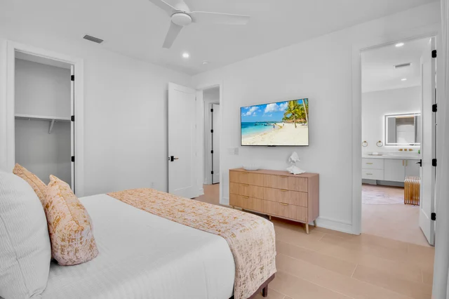 Bedroom 1 image 1