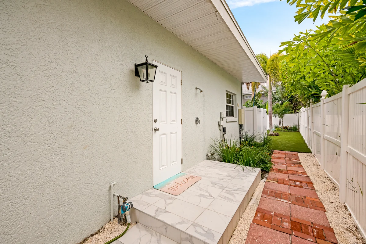 A Charming Beach Cottage on Elm #13