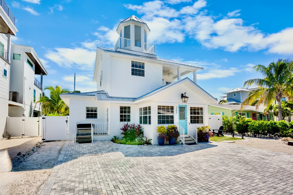 A Charming Beach Cottage on Elm #46