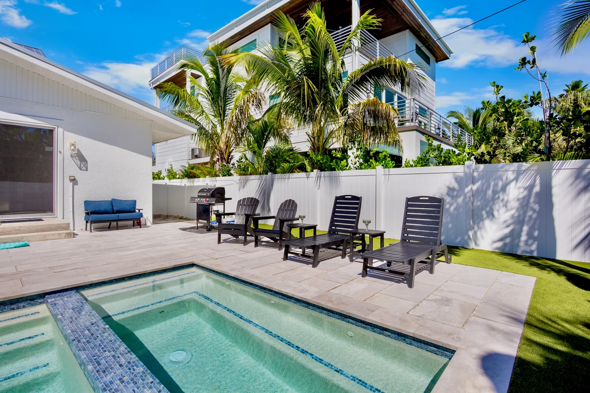 A Charming Beach Cottage on Elm #12