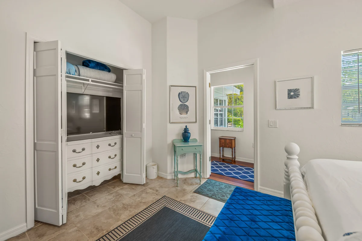 A Charming Beach Cottage on Elm #21