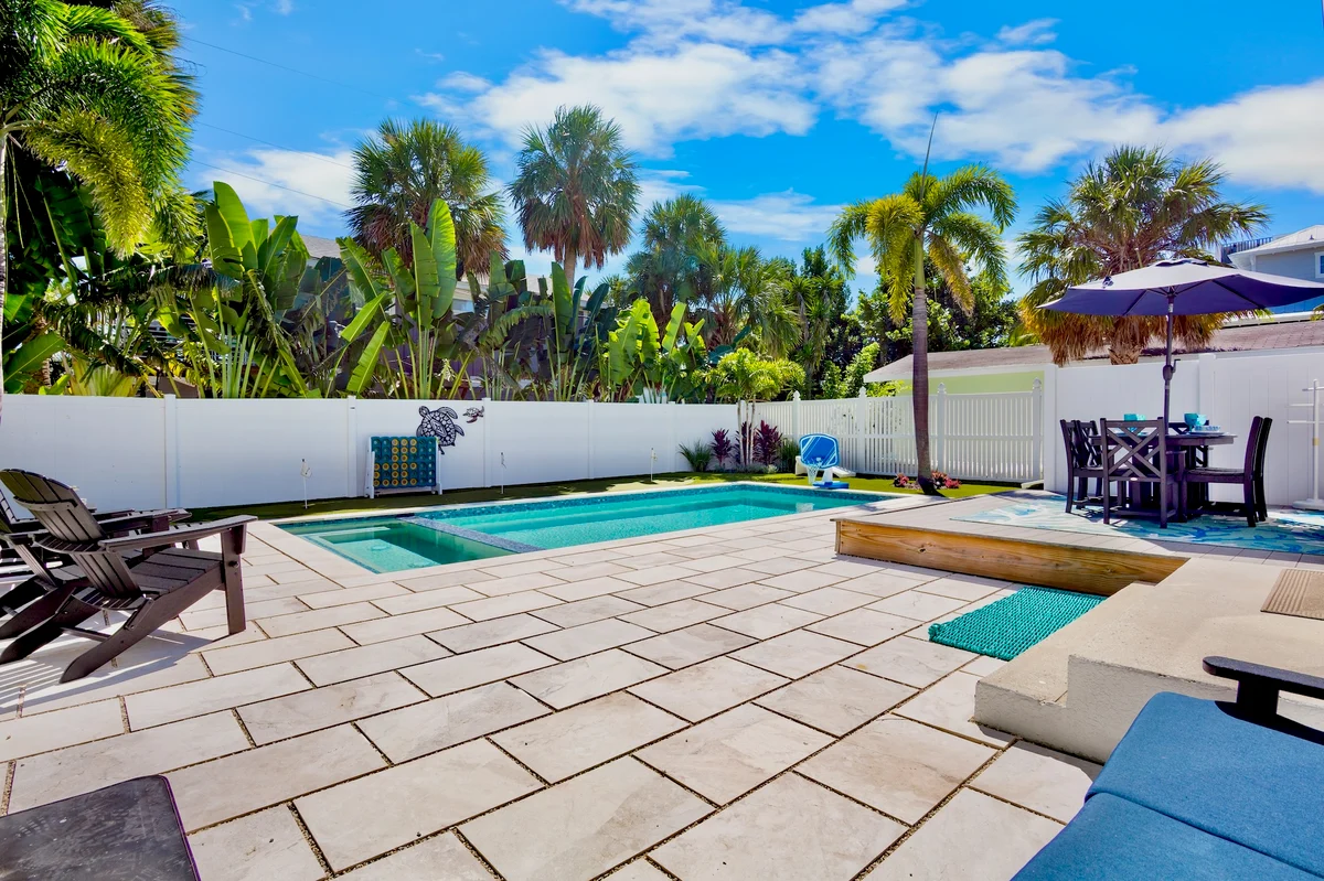 A Charming Beach Cottage on Elm #31