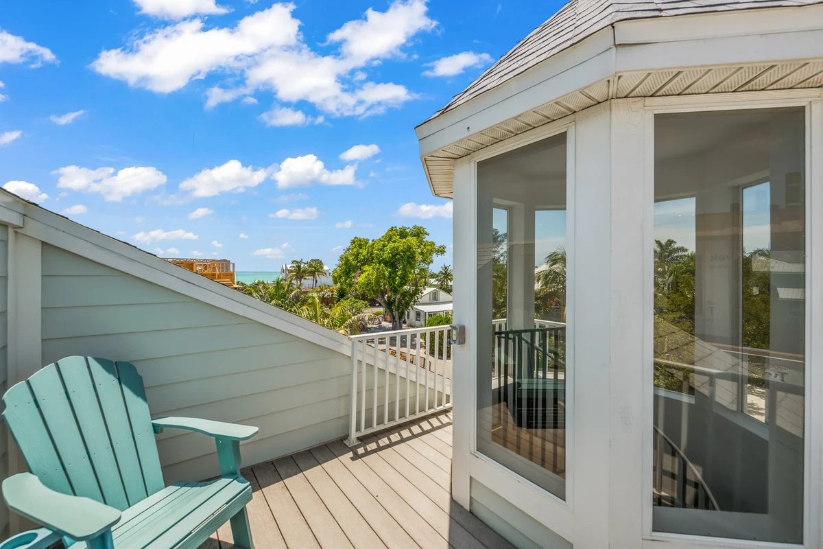 A Charming Beach Cottage on Elm #39