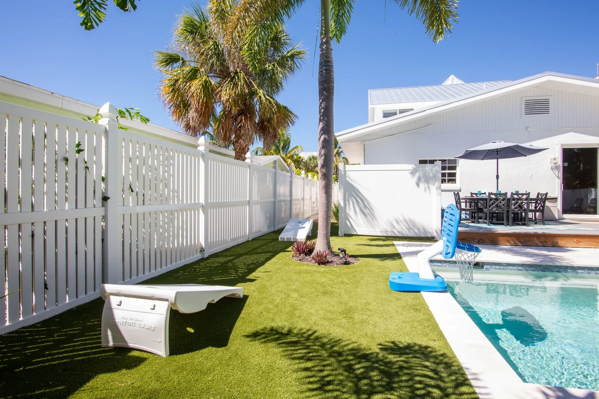 A Charming Beach Cottage on Elm #15