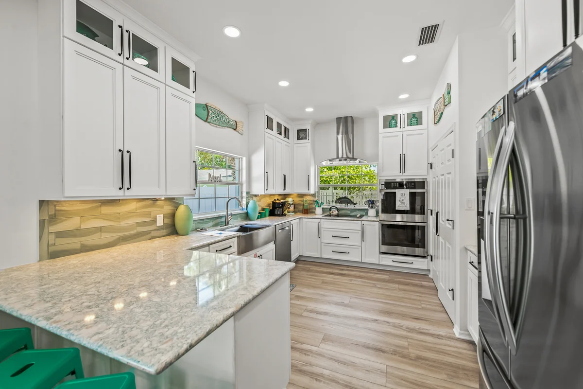A Charming Beach Cottage on Elm #30