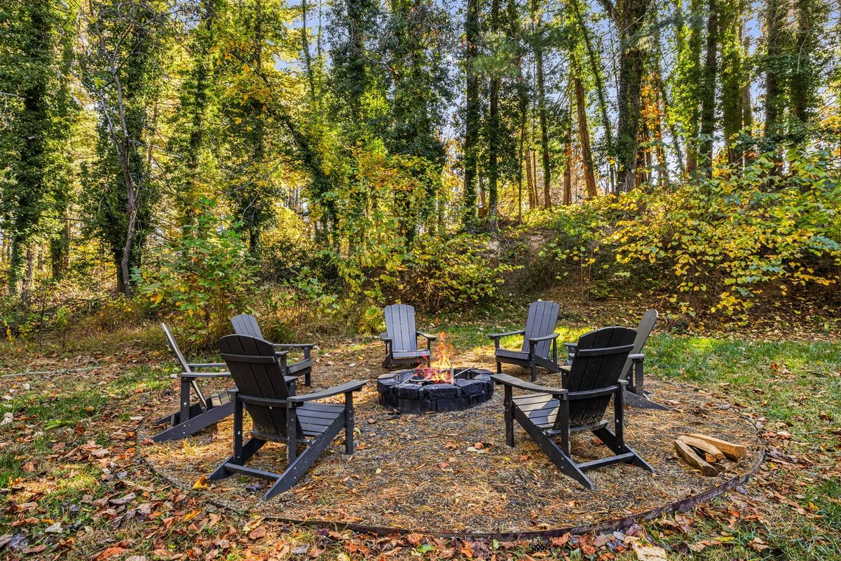 Wooded Oasis, HotTub, Sauna, GameRoom, 15min 2 AVL #119