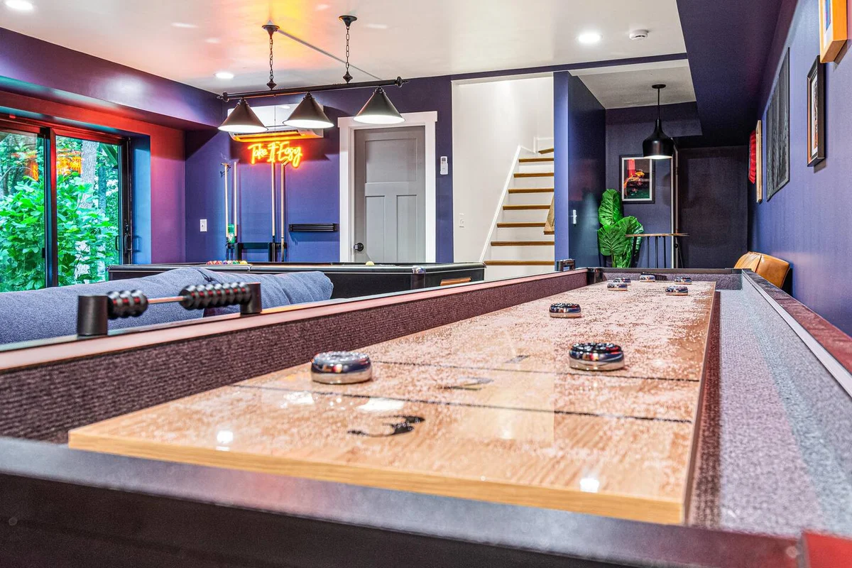 Wooded Oasis, HotTub, Sauna, GameRoom, 15min 2 AVL #139