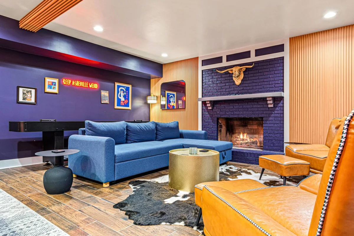 Wooded Oasis, HotTub, Sauna, GameRoom, 15min 2 AVL #140