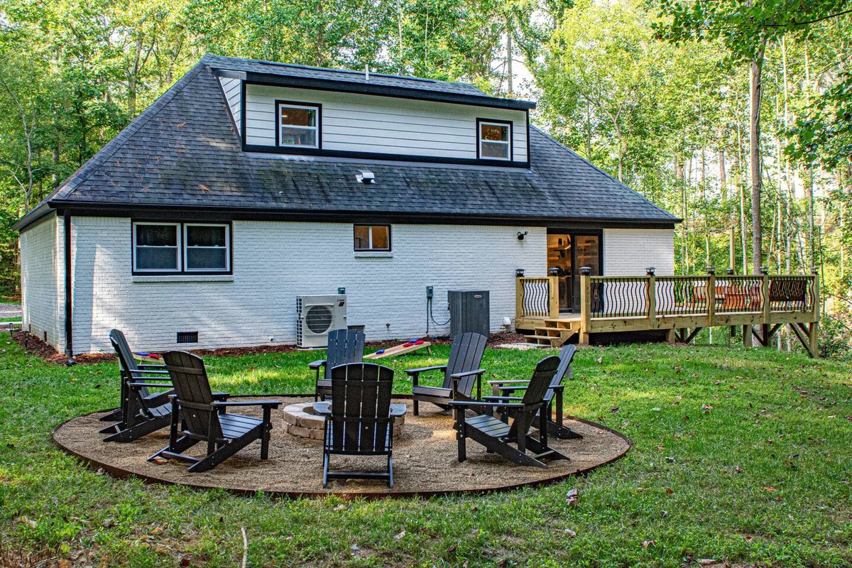 Wooded Oasis, HotTub, Sauna, GameRoom, 15min 2 AVL #144