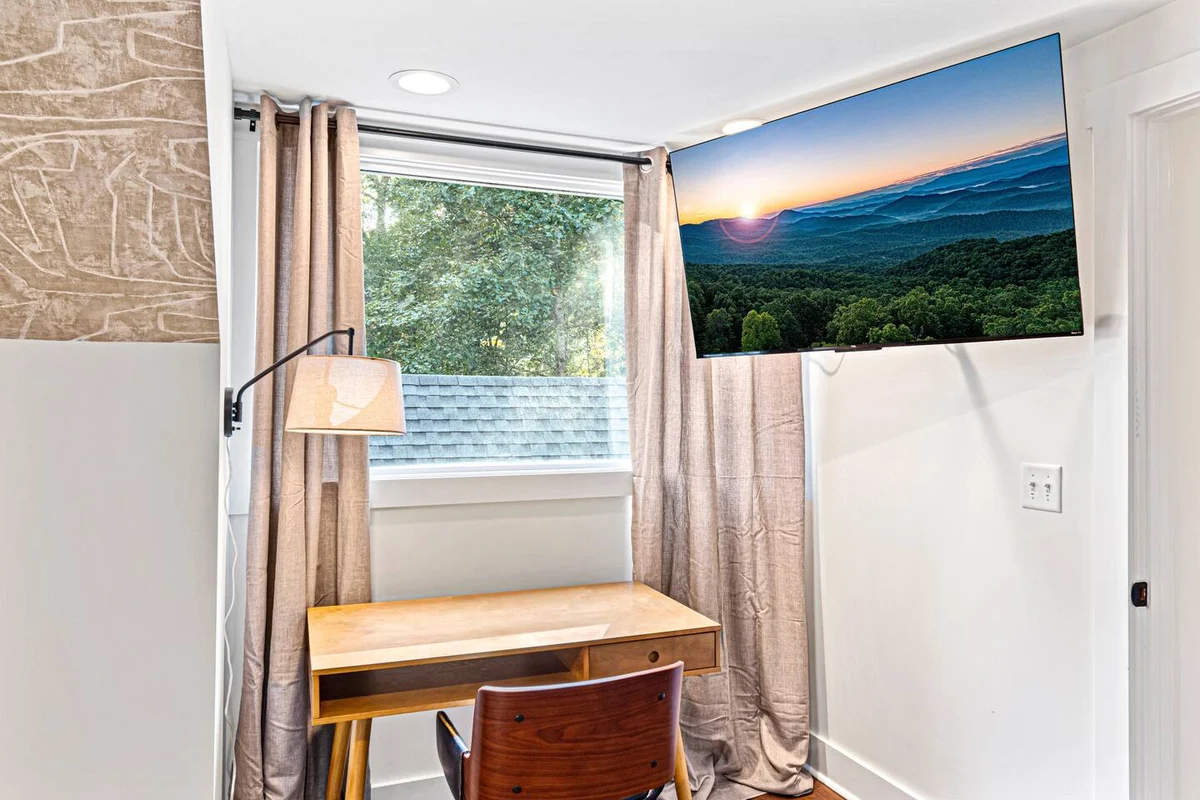 Wooded Oasis, HotTub, Sauna, GameRoom, 15min 2 AVL #248