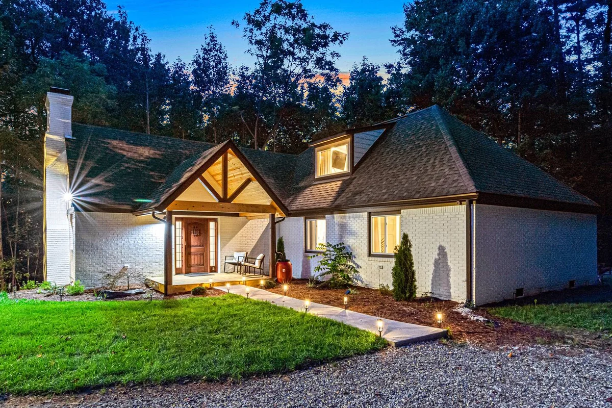 Wooded Oasis, HotTub, Sauna, GameRoom, 15min 2 AVL #204