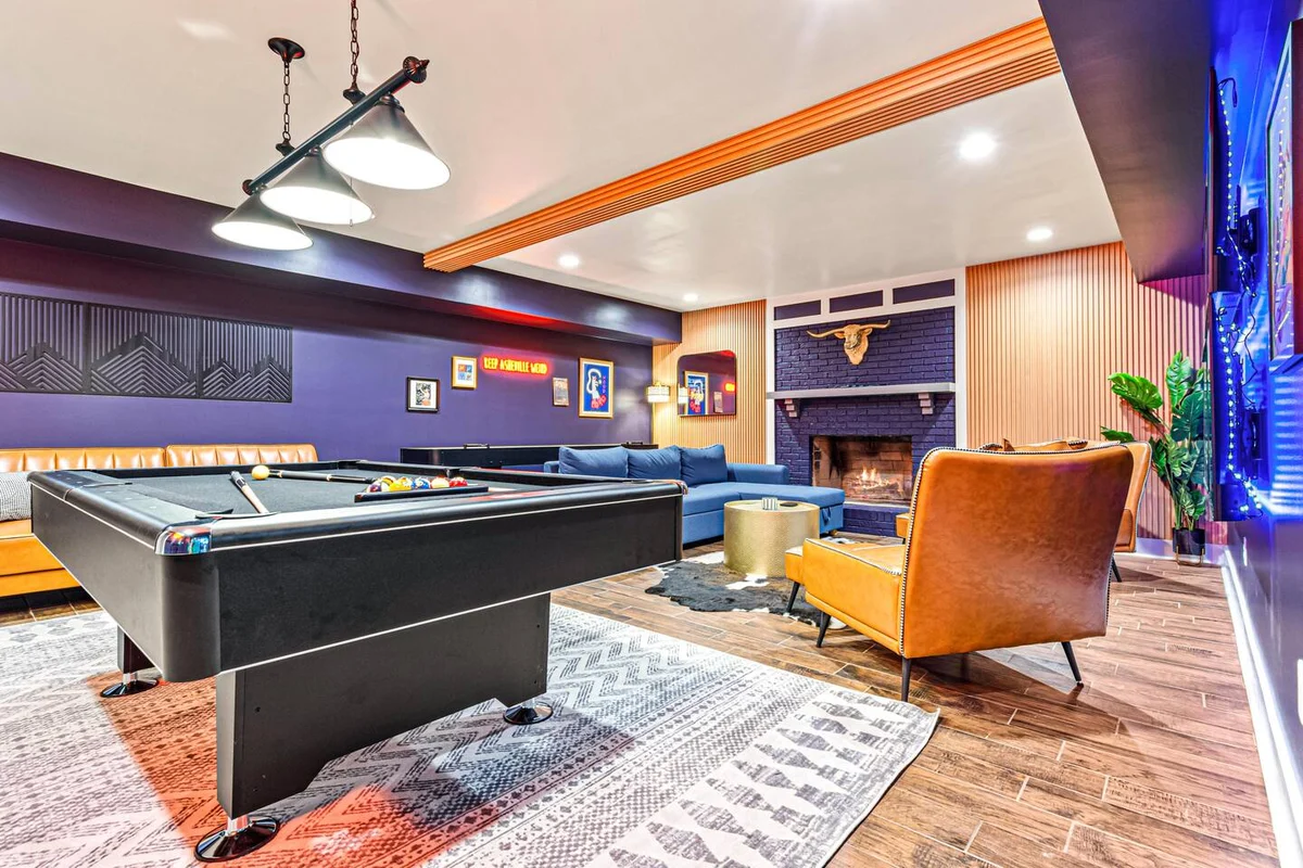 Wooded Oasis, HotTub, Sauna, GameRoom, 15min 2 AVL #205