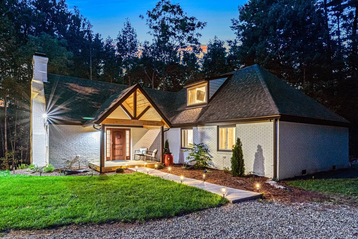 Wooded Oasis, HotTub, Sauna, GameRoom, 15min 2 AVL #176