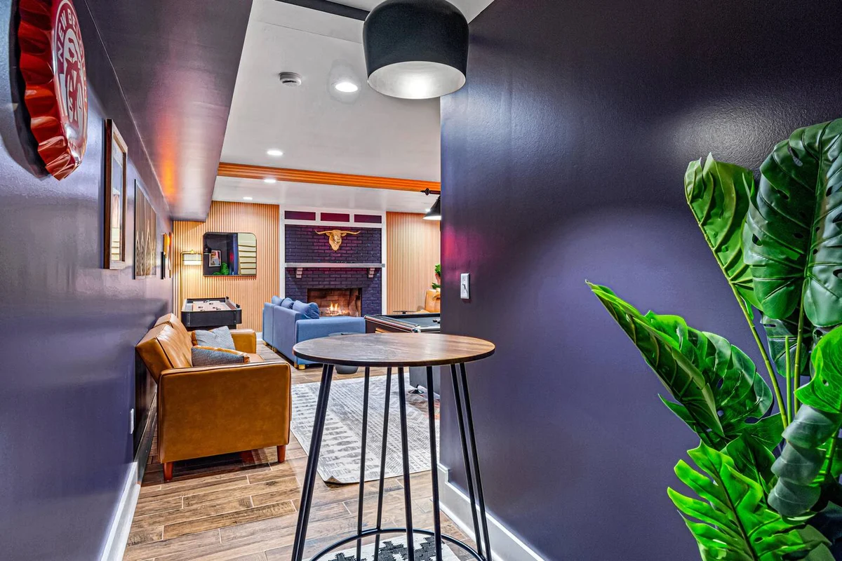 Wooded Oasis, HotTub, Sauna, GameRoom, 15min 2 AVL #177