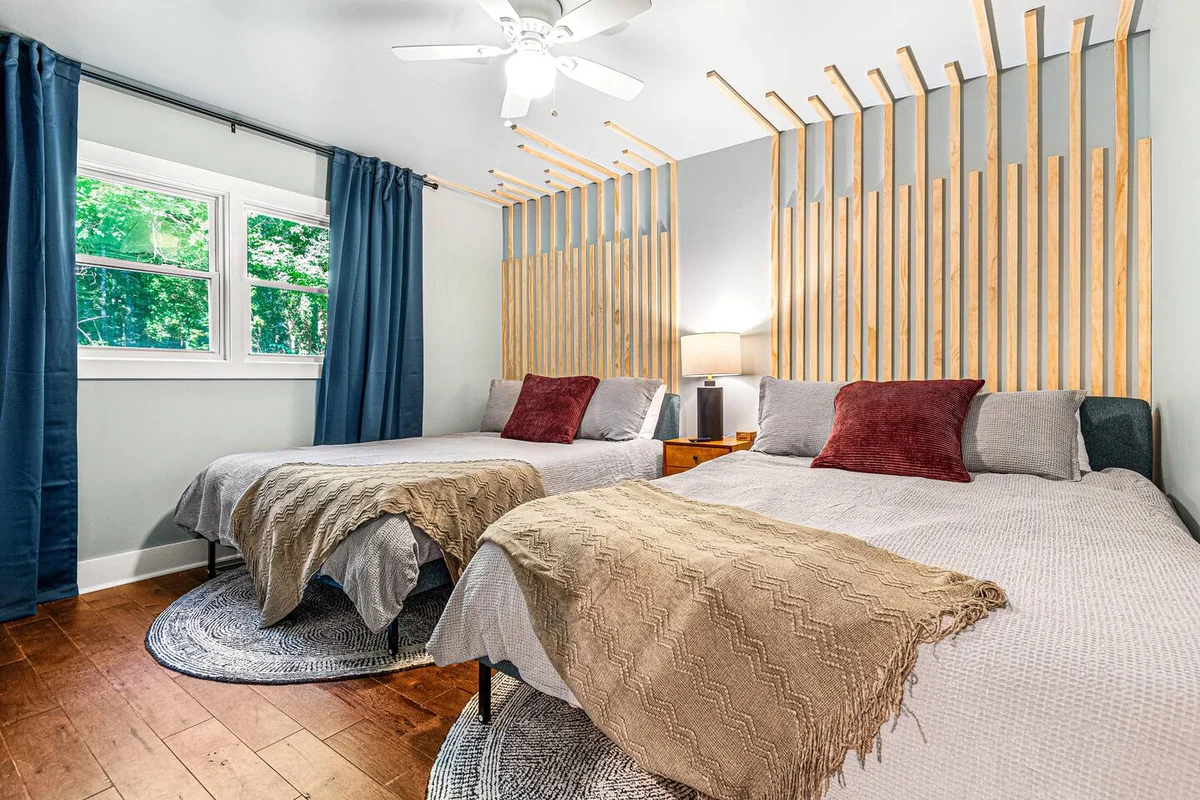 Wooded Oasis, HotTub, Sauna, GameRoom, 15min 2 AVL #187