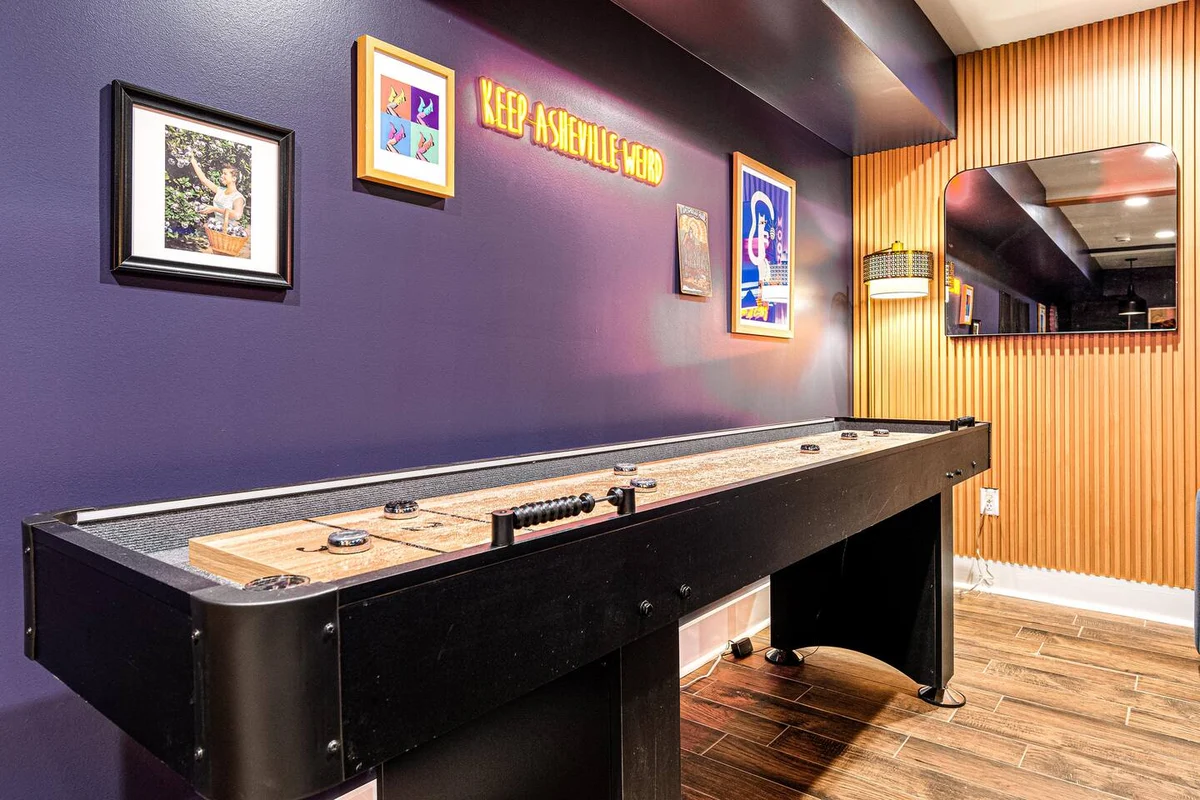 Wooded Oasis, HotTub, Sauna, GameRoom, 15min 2 AVL #173