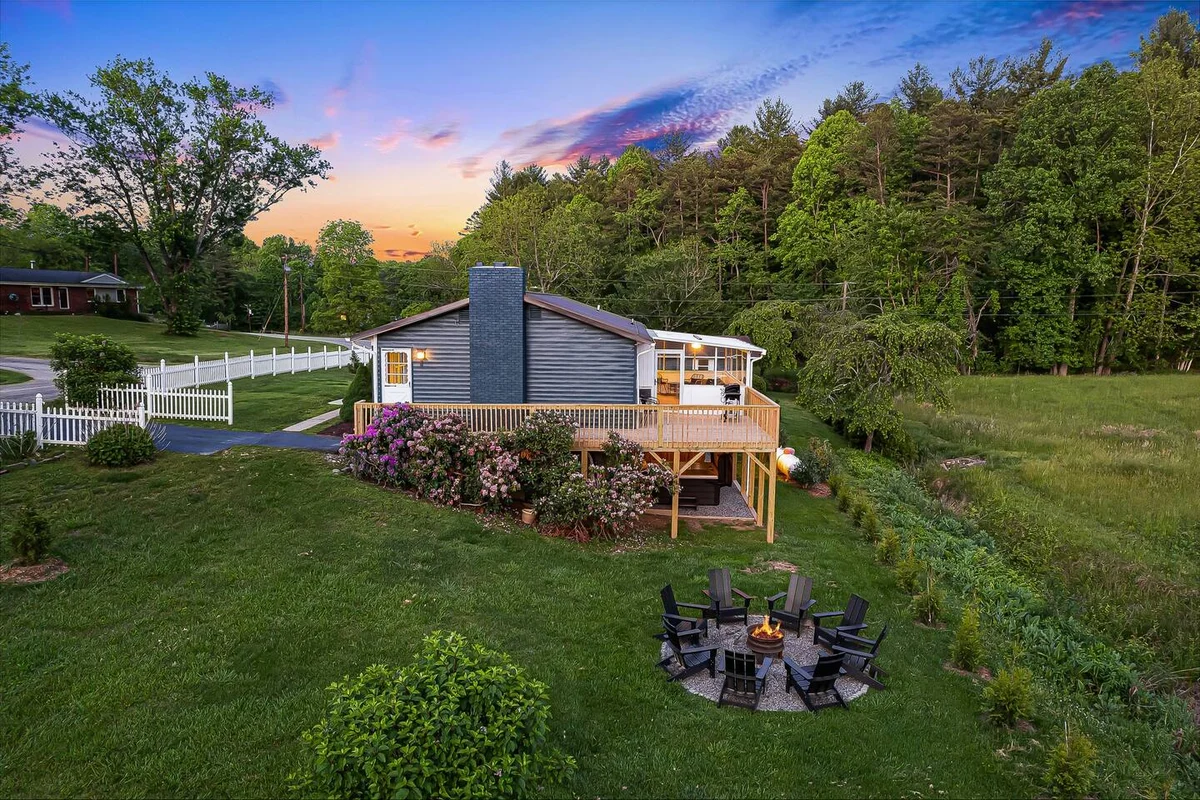 Sauna & Hot Tub Chalet with Game Room, 6BR #52