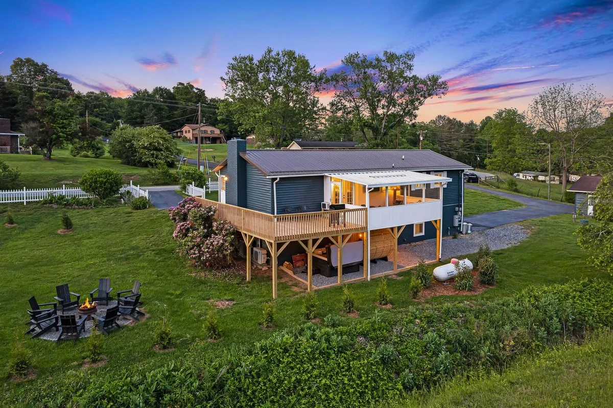 Sauna & Hot Tub Chalet with Game Room, 6BR #57