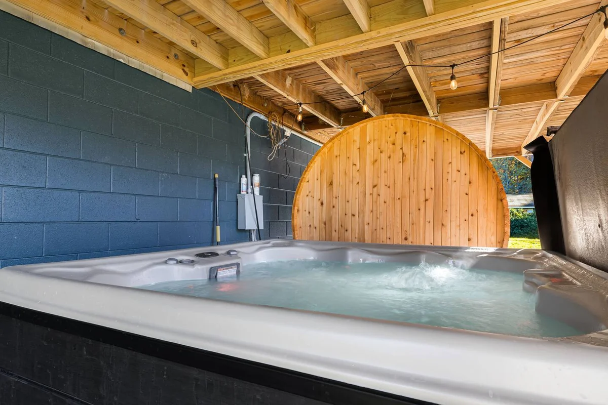 Sauna & Hot Tub Chalet with Game Room, 6BR #75