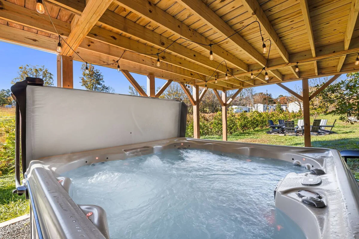 Sauna & Hot Tub Chalet with Game Room, 6BR #76