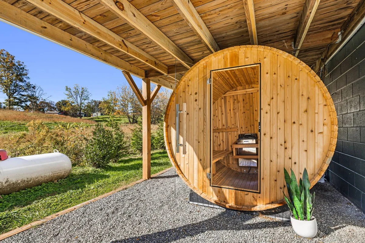 Sauna & Hot Tub Chalet with Game Room, 6BR #78