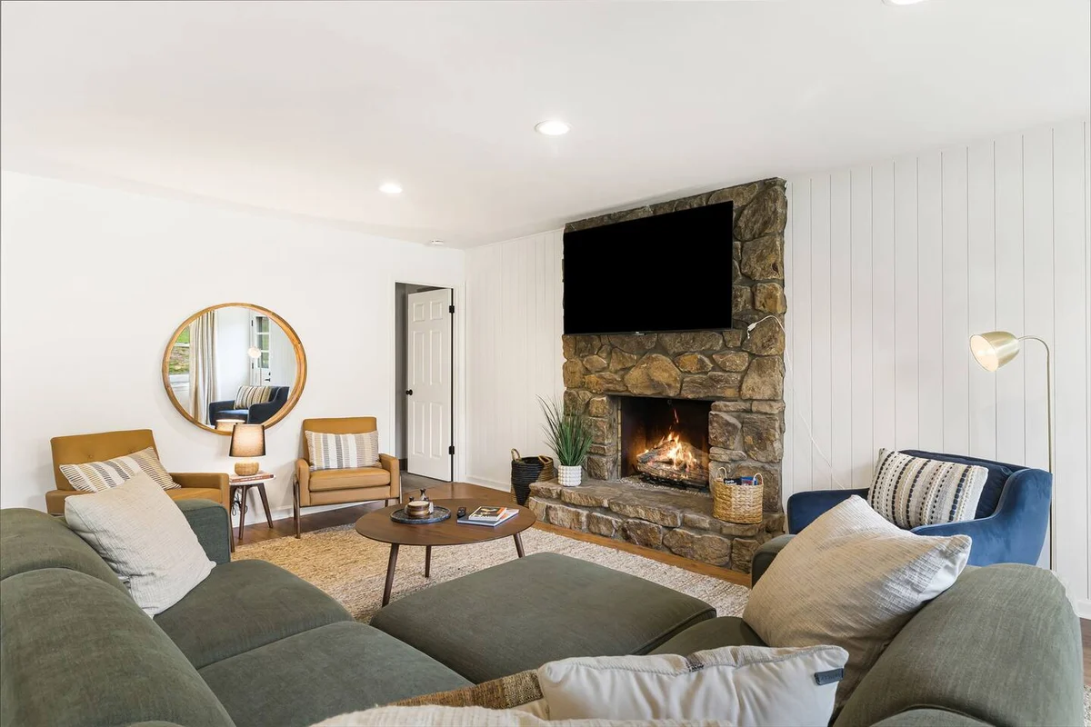 Sauna & Hot Tub Chalet with Game Room, 6BR #92