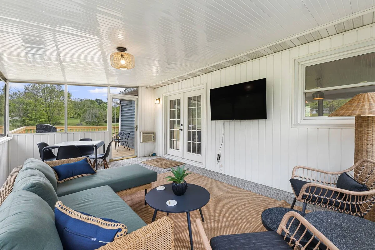 Sauna & Hot Tub Chalet with Game Room, 6BR #168