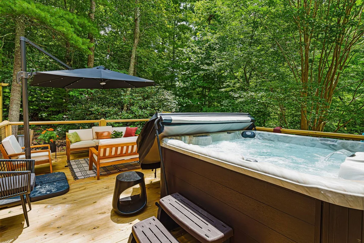 Epic BnB:GolfSim, Theatre, Speakeasy, Sauna+Hottub #87