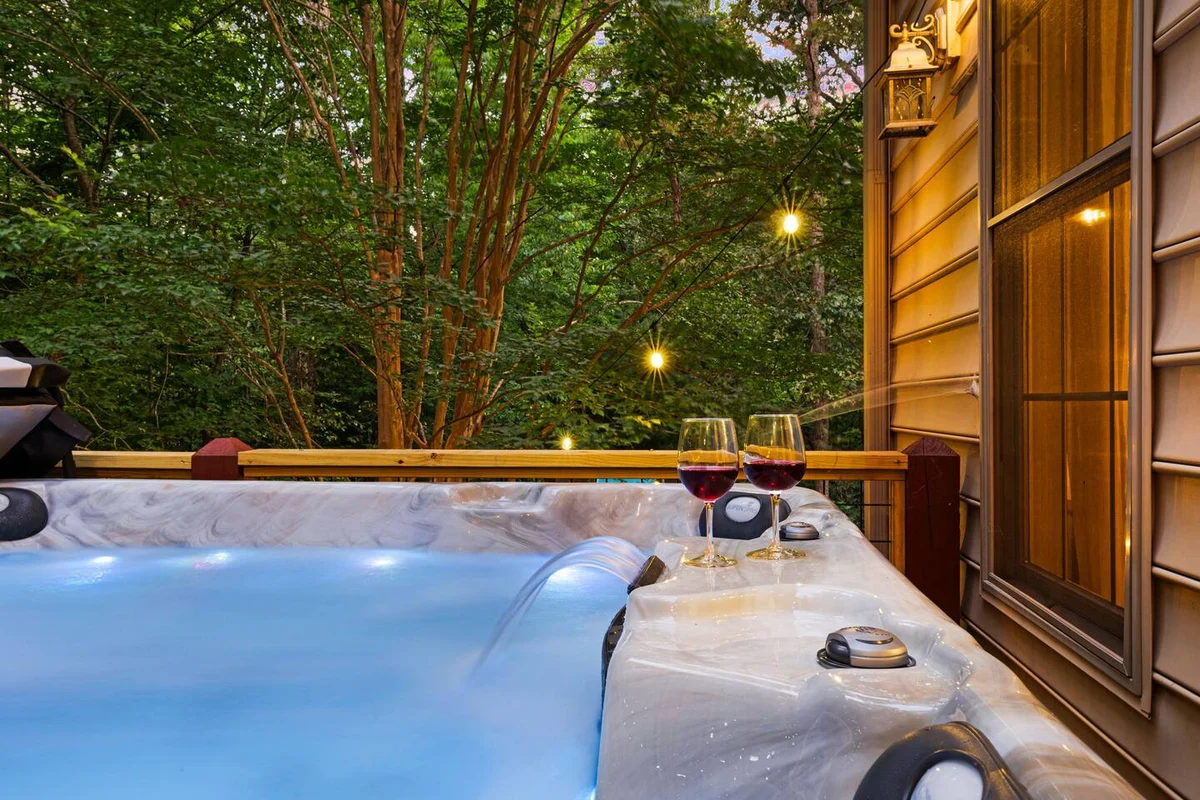 Epic BnB:GolfSim, Theatre, Speakeasy, Sauna+Hottub #124