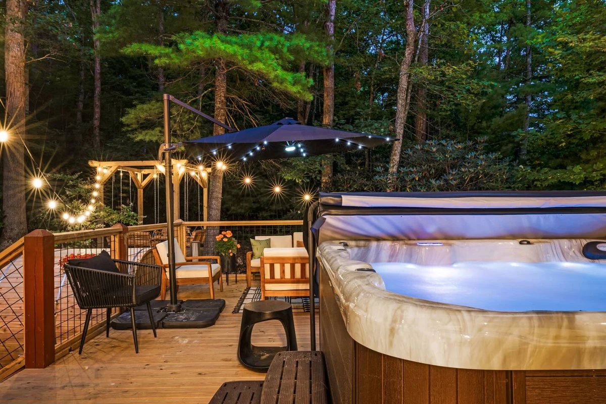 Epic BnB:GolfSim, Theatre, Speakeasy, Sauna+Hottub #135