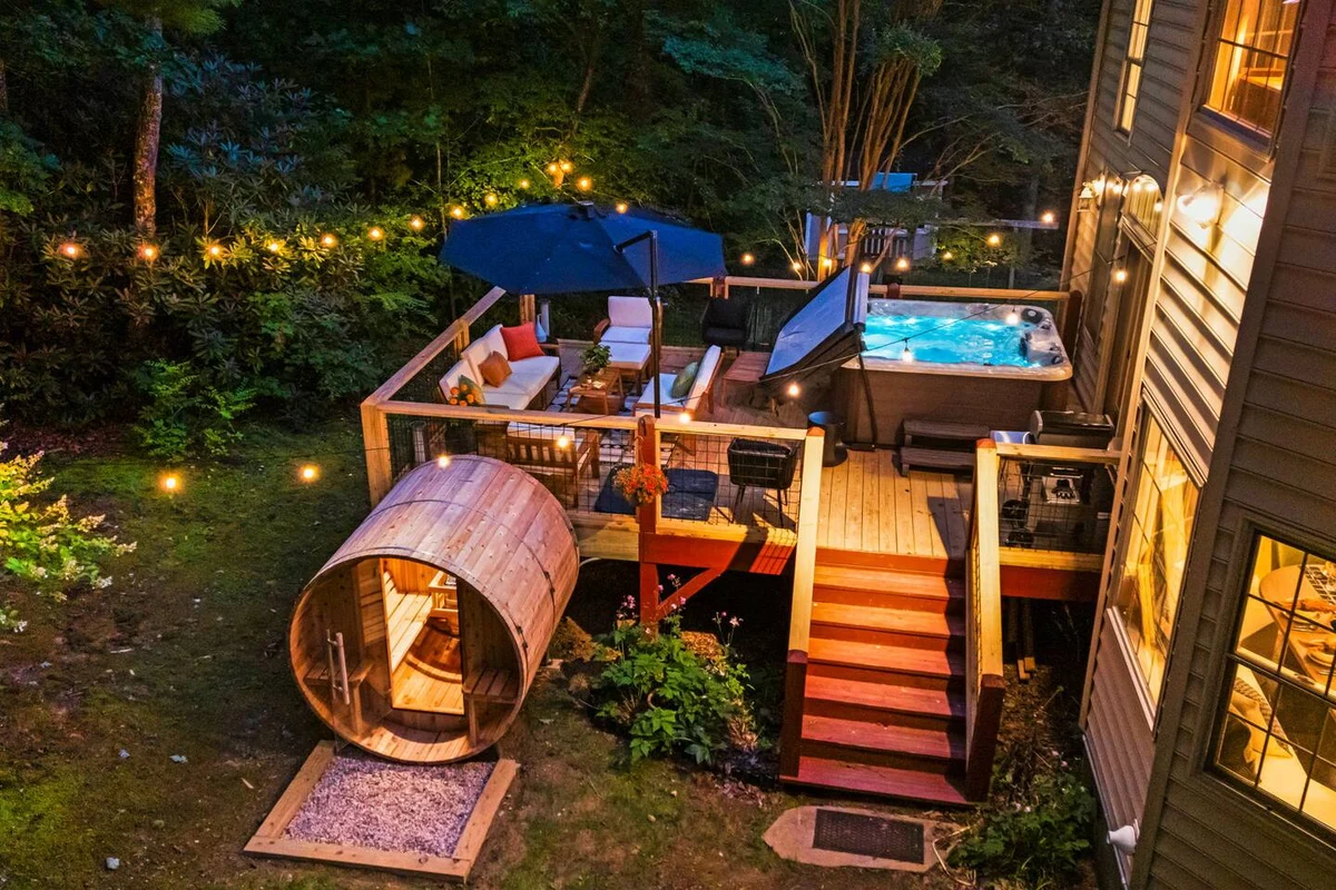 Epic BnB:GolfSim, Theatre, Speakeasy, Sauna+Hottub #153