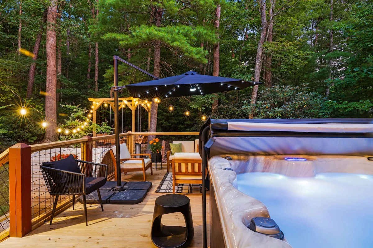 Epic BnB:GolfSim, Theatre, Speakeasy, Sauna+Hottub #142