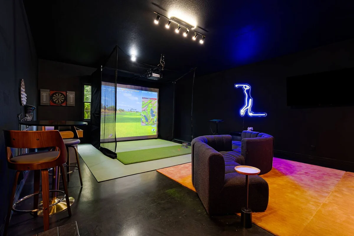 Epic BnB:GolfSim, Theatre, Speakeasy, Sauna+Hottub #141
