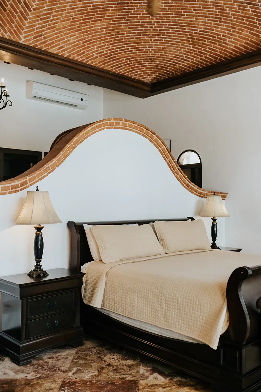 Bedroom image 1