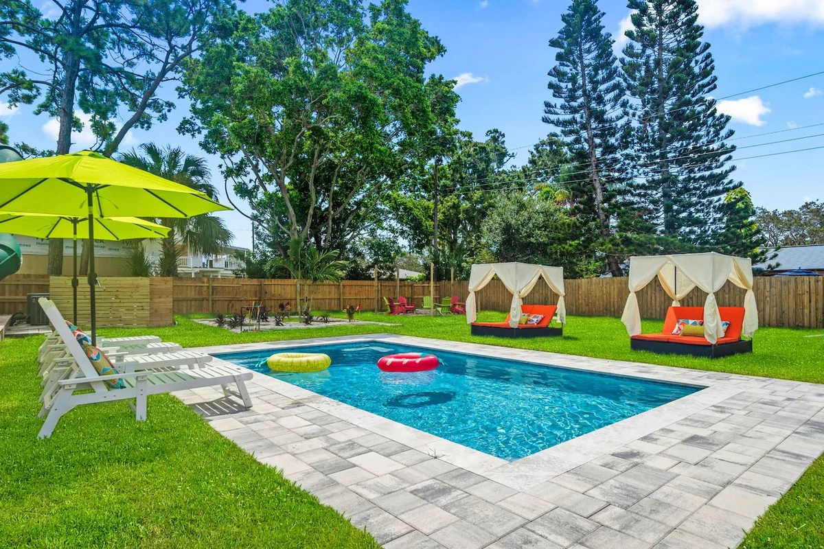 Sleeps21 7BR Beach Estate: Pool, Slide, Golf Sim #32