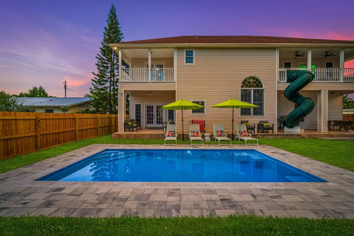 Sleeps21 7BR Beach Estate: Pool, Slide, Golf Sim #112