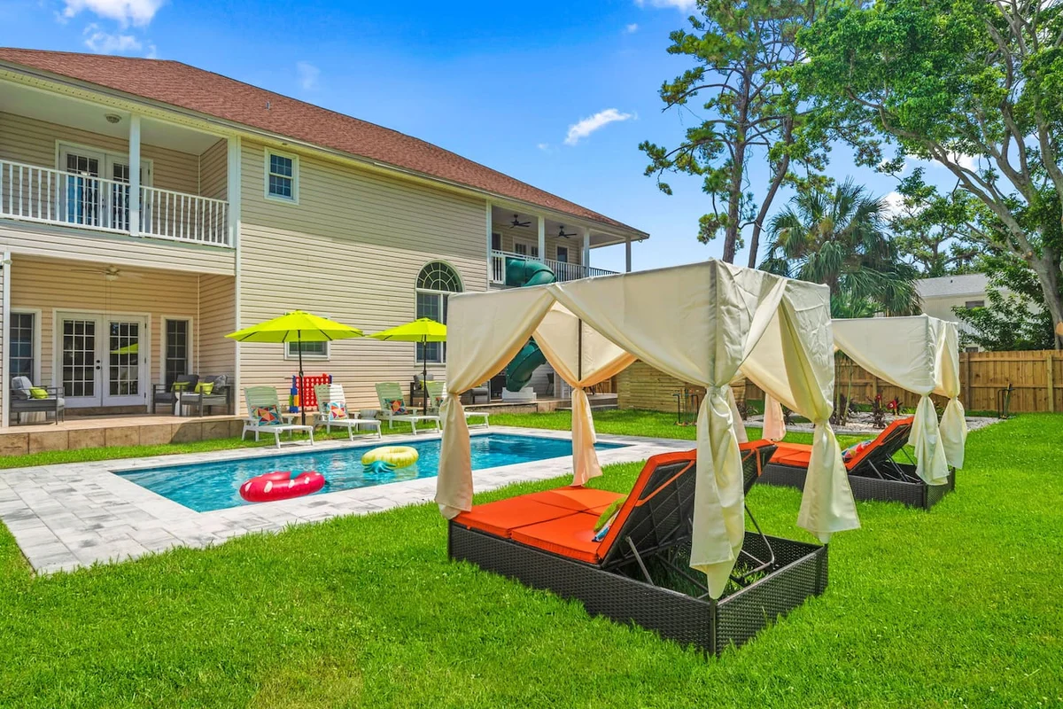 Sleeps21 7BR Beach Estate: Pool, Slide, Golf Sim #182
