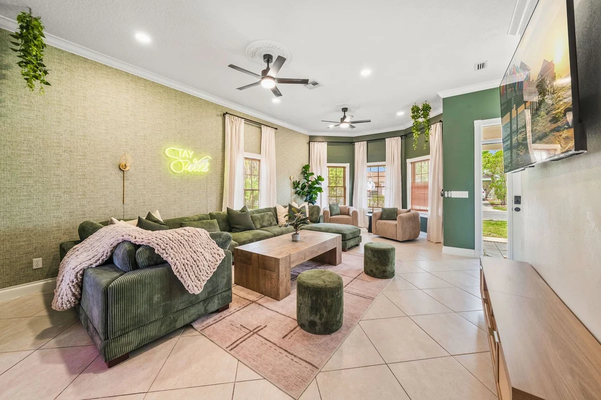 Sleeps21 7BR Beach Estate: Pool, Slide, Golf Sim #204