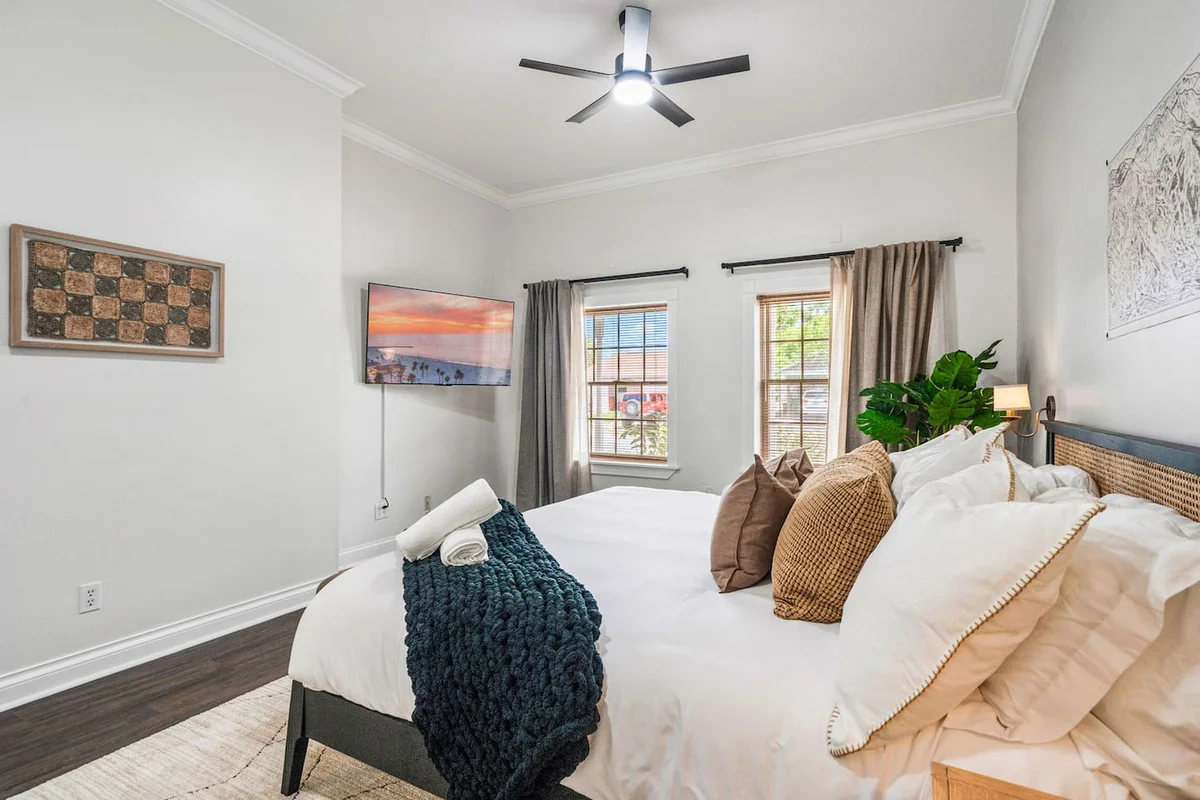 Sleeps21 7BR Beach Estate: Pool, Slide, Golf Sim #234