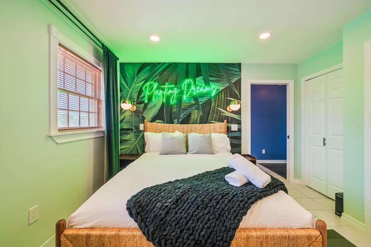 Sleeps21 7BR Beach Estate: Pool, Slide, Golf Sim #198