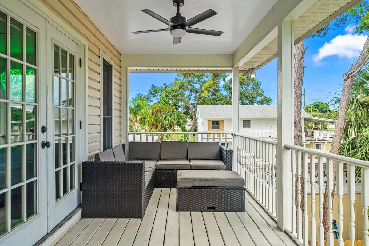 Sleeps21 7BR Beach Estate: Pool, Slide, Golf Sim #183