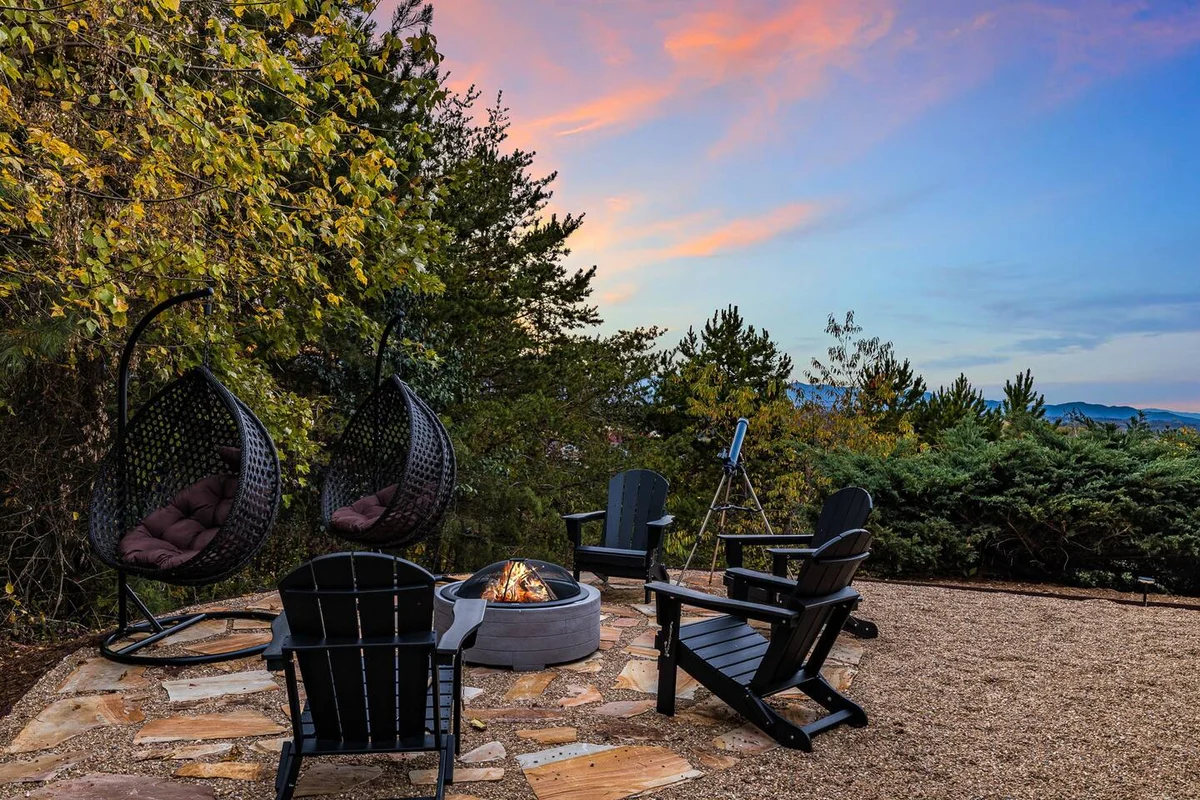 360Mtn Views, OutdoorTheatre, Hottub, Sauna, GmRm #57