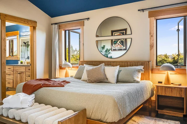 BEDROOM image 1