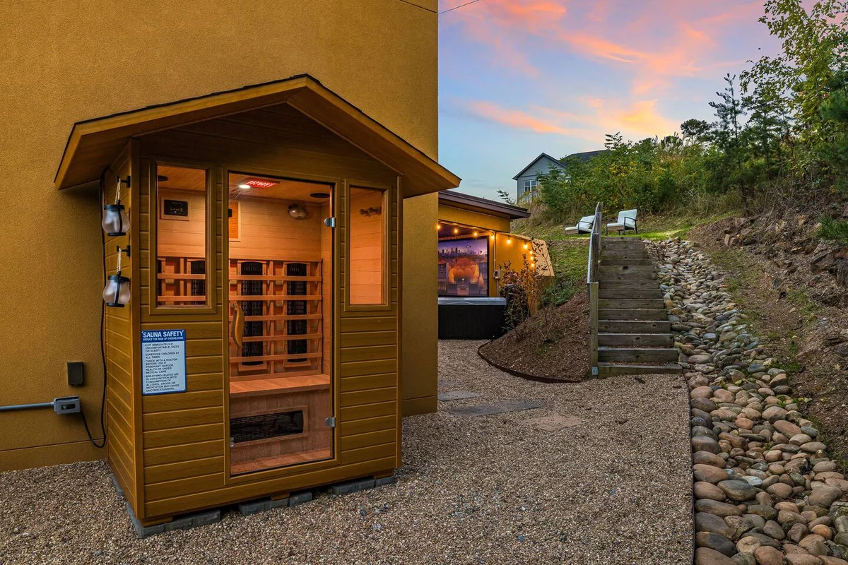360Mtn Views, OutdoorTheatre, Hottub, Sauna, GmRm #80