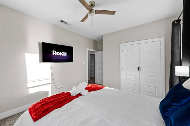 BEDROOM image 1