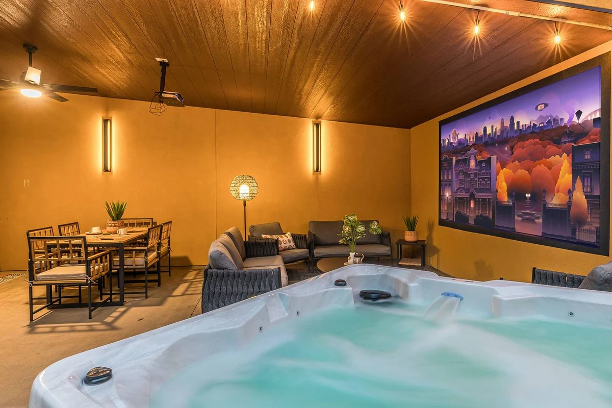 360Mtn Views, OutdoorTheatre, Hottub, Sauna, GmRm #95