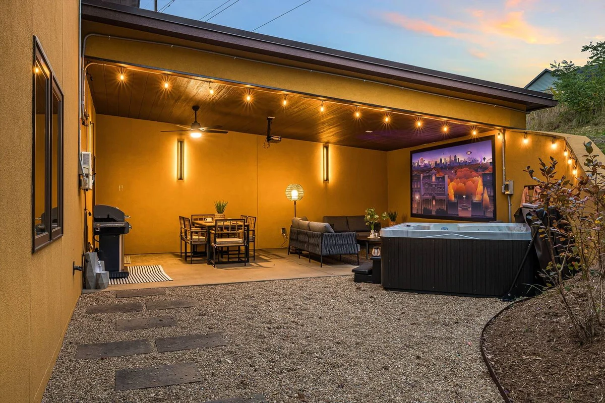 360Mtn Views, OutdoorTheatre, Hottub, Sauna, GmRm #99