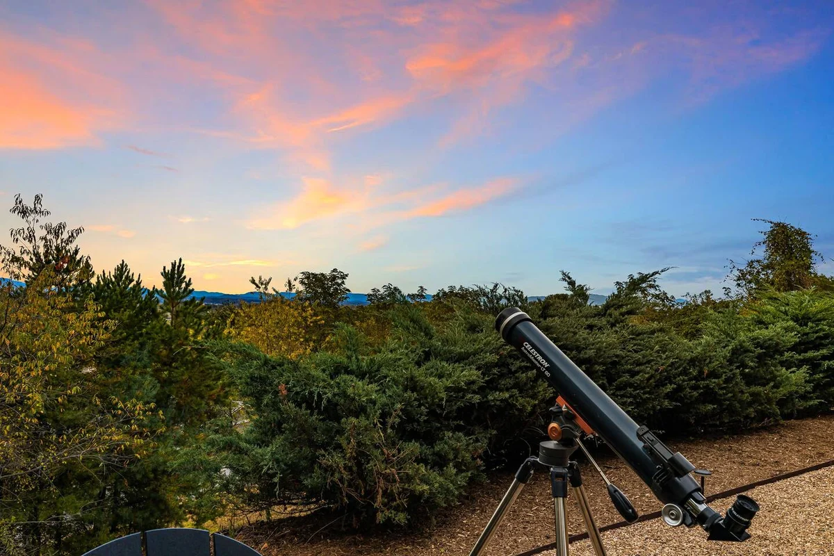 360Mtn Views, OutdoorTheatre, Hottub, Sauna, GmRm #103